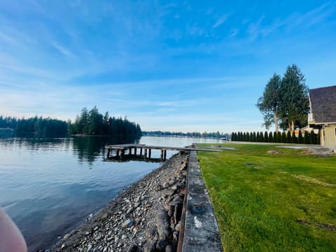 Nearby landmark, Day, Natural landscape, Lake view