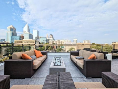 Patio, Day, View (from property/room), Balcony/Terrace, Seating area, City view