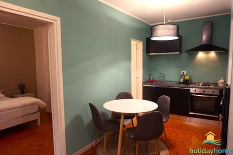 Kitchen or kitchenette, Dining area, pet friendly, stove