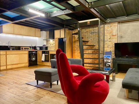 Communal lounge/ TV room