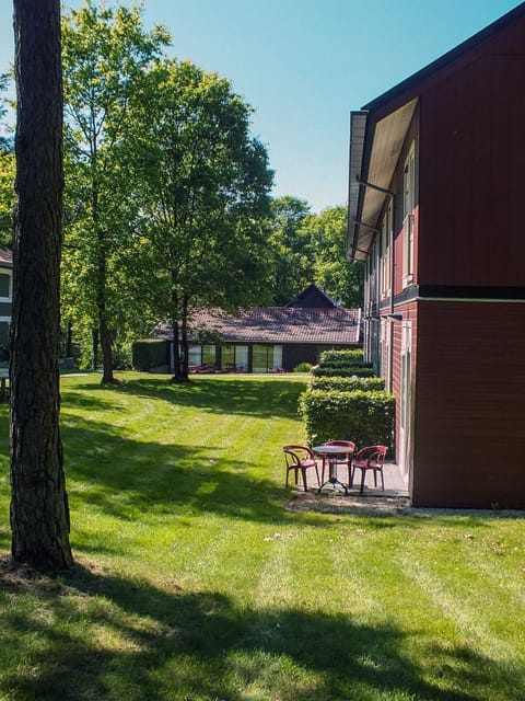 Property building, Day, Natural landscape, Garden, Garden view