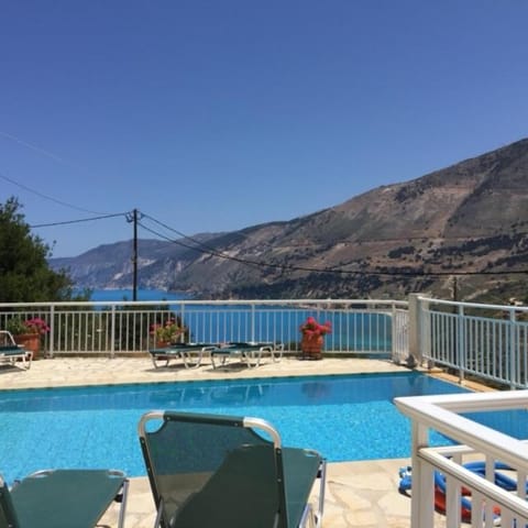 Patio, Balcony/Terrace, Mountain view, Pool view, Sea view, Swimming pool, sunbed