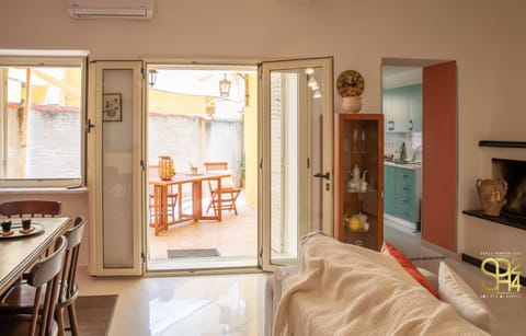 Seating area, air conditioner