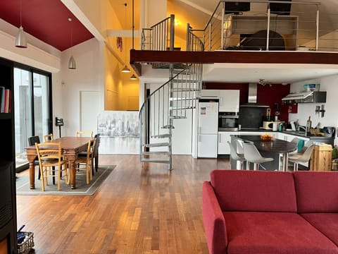 Kitchen or kitchenette, Living room, Seating area, Dining area, dishwasher, pet friendly, stove