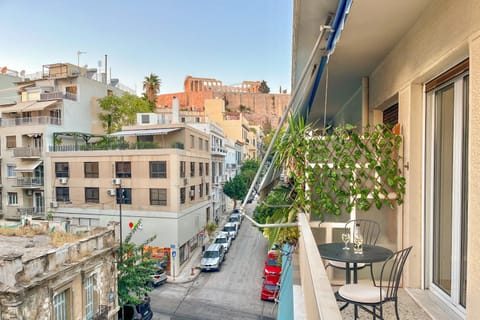 Neighbourhood, View (from property/room), Balcony/Terrace, City view, Street view, Location