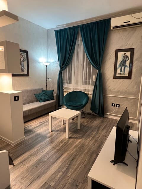 TV and multimedia, Living room, Seating area, internet