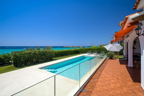 Property building, Bird's eye view, Balcony/Terrace, Sea view, Swimming pool, sunbed