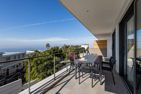 Patio, Natural landscape, View (from property/room), View (from property/room), Balcony/Terrace, Living room, Seating area, Dining area, Sea view