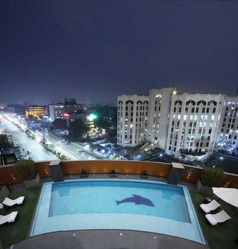 Swimming pool, Swimming pool