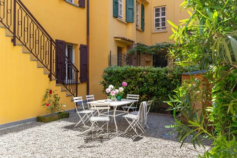 Patio, Inner courtyard view