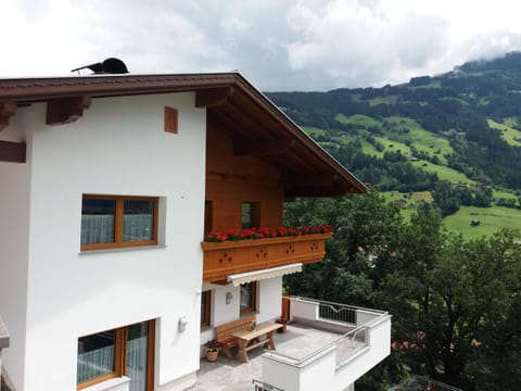 View (from property/room), Balcony/Terrace, Mountain view