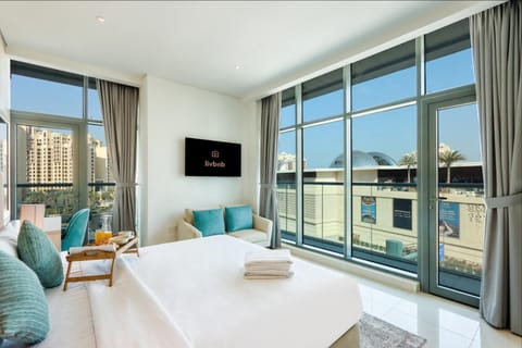 Bed, TV and multimedia, Living room, Bedroom, City view