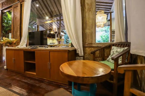 TV and multimedia, Seating area