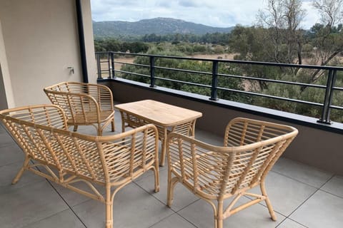 Superb flat with a lovely view of the mountains Apartment in Porto-Vecchio