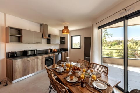 Superb flat with a lovely view of the mountains Apartment in Porto-Vecchio