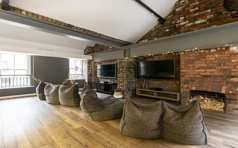 Communal lounge/ TV room