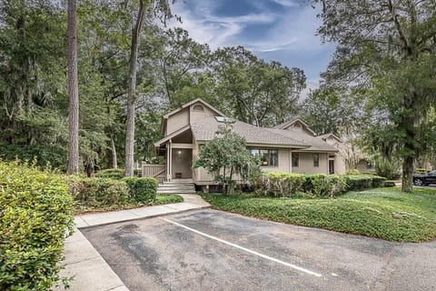 NEW Listing! Bluff Villa on Dataw Villa in Saint Helena Island