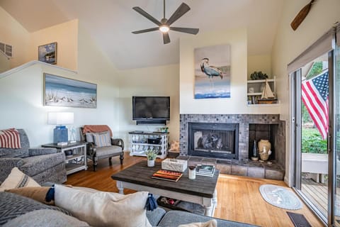 New Listing! Water Views with Short Walk to Dataw Clubhouse and Pool - Sleeps 6 Villa in Saint Helena Island