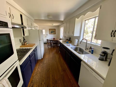 Hollinshead Haven 30 days min House in Bend