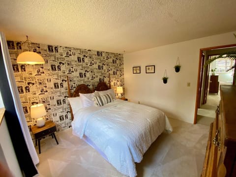 Hollinshead Haven 30 days min House in Bend