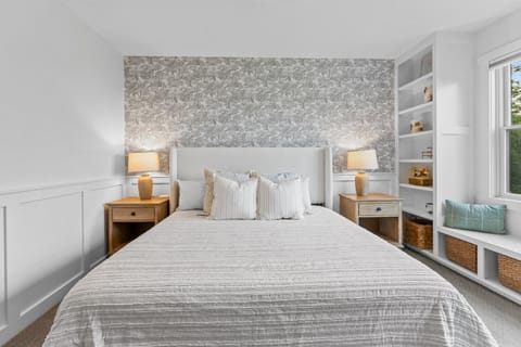 Secluded Beauty with Hot Tub & Views Chalet in Cattaraugus