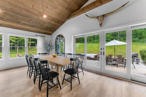 Secluded Beauty with Hot Tub & Views Chalet in Cattaraugus