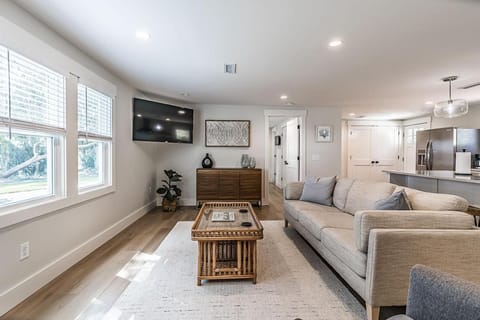 Newly Renovated LowCountry Cottage with Marsh Views - Sleeps 6 House in Beaufort