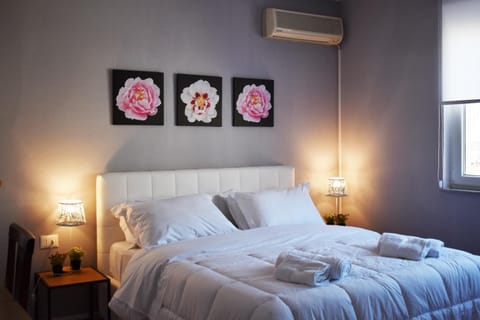 Bed, Bedroom, air conditioner
