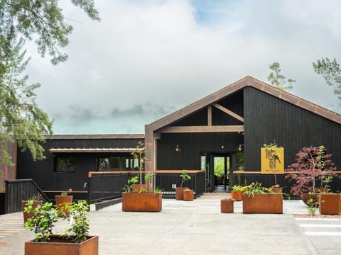 Property building, Facade/entrance