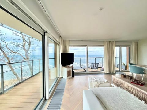 Natural landscape, View (from property/room), Balcony/Terrace, Living room, Photo of the whole room, Seating area, Sea view