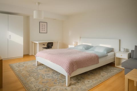 Bed, Bedroom