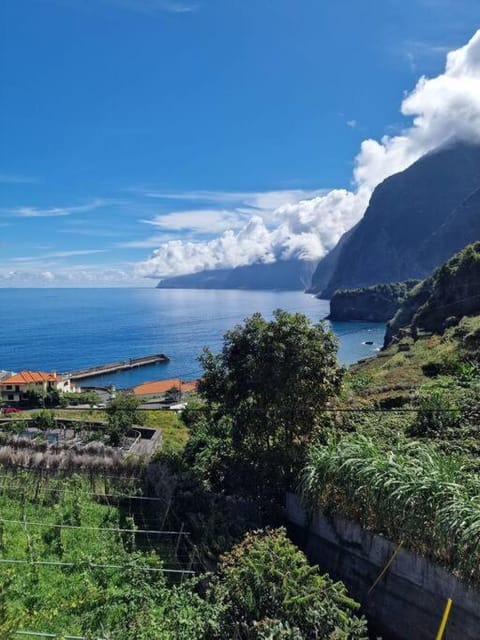 Mountain view, Sea view