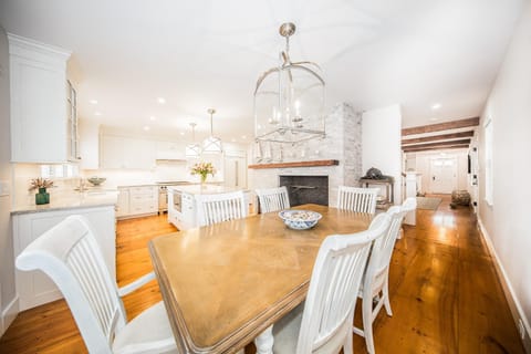 Close to Dtwn Nantucket! Group Getaway with Patio House in Nantucket