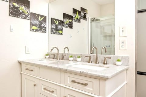 Westville Pines Cabin Cabin in South Walton County