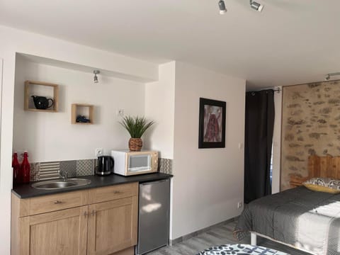 Kitchen or kitchenette, Bedroom, minibar