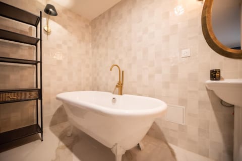 Monsieur Montmartre - Moulin Rouge Residence Apartment in Paris