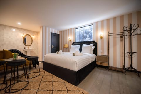 Monsieur Montmartre - Moulin Rouge Residence Apartment in Paris