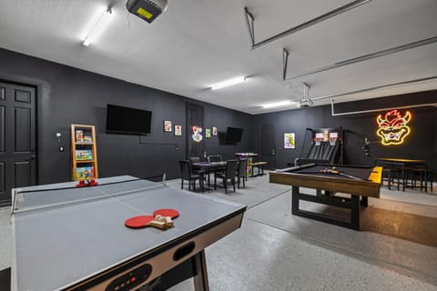 Game Room, Table tennis