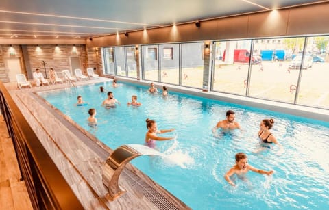 People, Pool view, Swimming pool, group of guests