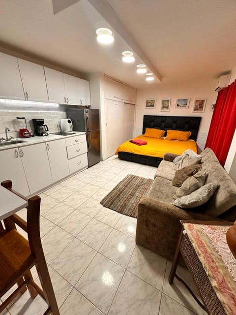 Bed, Photo of the whole room, Bedroom, kitchen