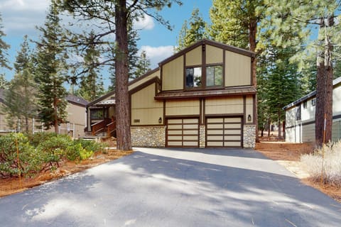 Gold Bear House in Northstar Drive