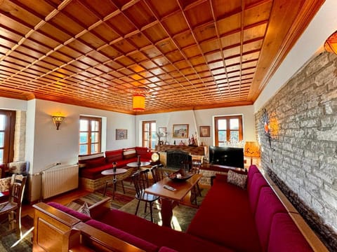 Communal lounge/ TV room, TV and multimedia, Living room, Seating area