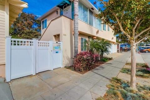 Blue Topaz Apartment in La Jolla