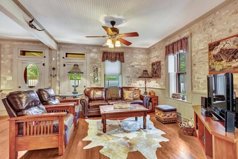 The Rock House Hideaway Apartment in Fredericksburg