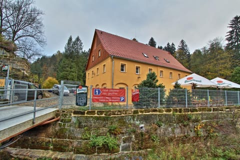 Facade/entrance, Summer