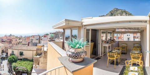 Property building, Balcony/Terrace