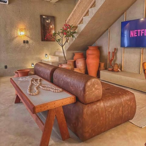 Communal lounge/ TV room, TV and multimedia, Living room, Seating area, Evening entertainment