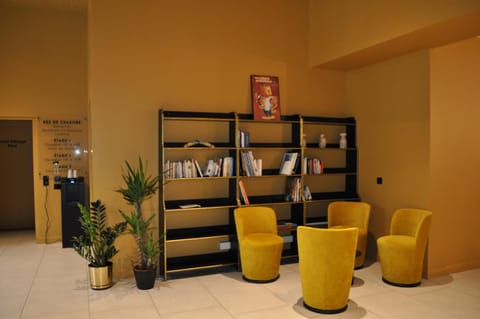 Library, Seating area