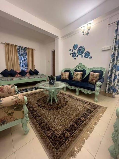 Bed, Living room, Seating area