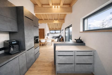 Coffee/tea facilities, Kitchen or kitchenette, Kitchen or kitchenette